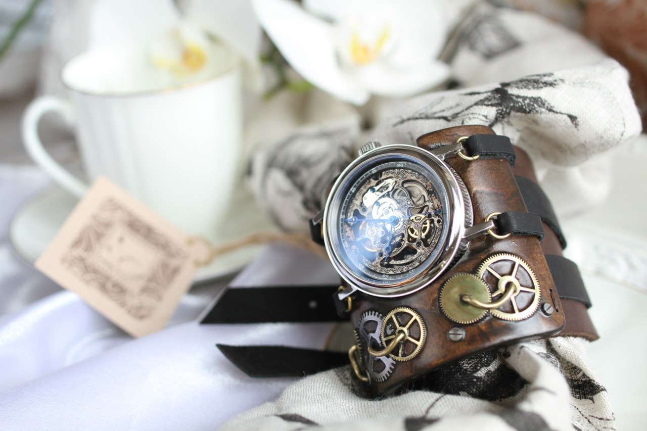 Стимпанк часы «Костяной фарфор»